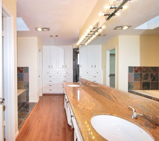 2515 Glenn Lakes Lane, Missouri City, TX 77459