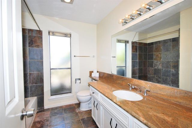 2515 Glenn Lakes Lane, Missouri City, TX 77459