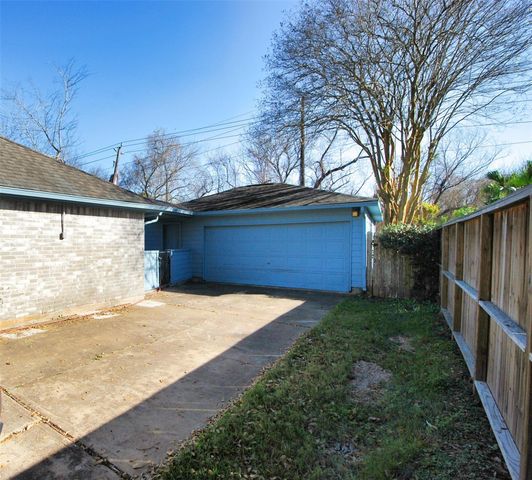 2515 Glenn Lakes Lane, Missouri City, TX 77459