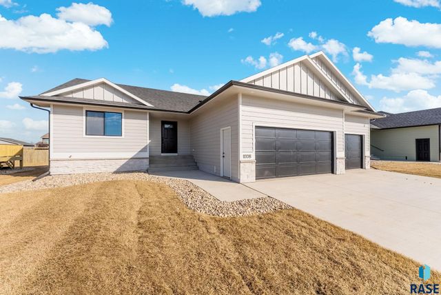 1008 Birch St Street, Harrisburg, SD 57032