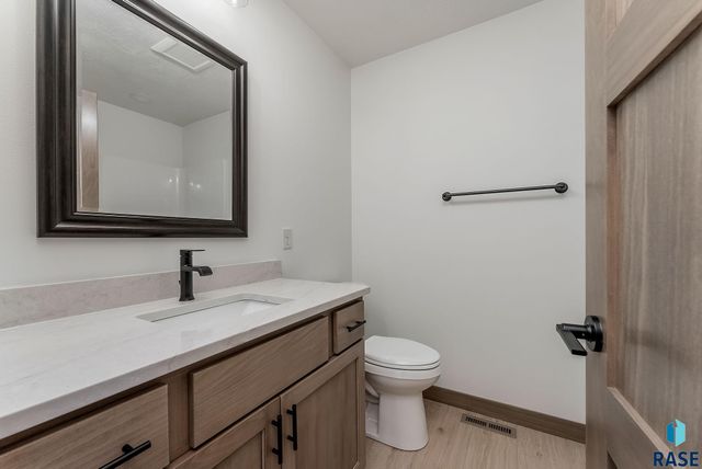 1008 Birch St Street, Harrisburg, SD 57032