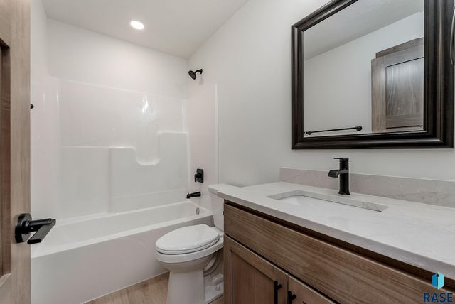 1008 Birch St Street, Harrisburg, SD 57032