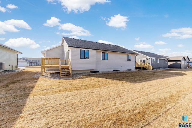 1008 Birch St Street, Harrisburg, SD 57032