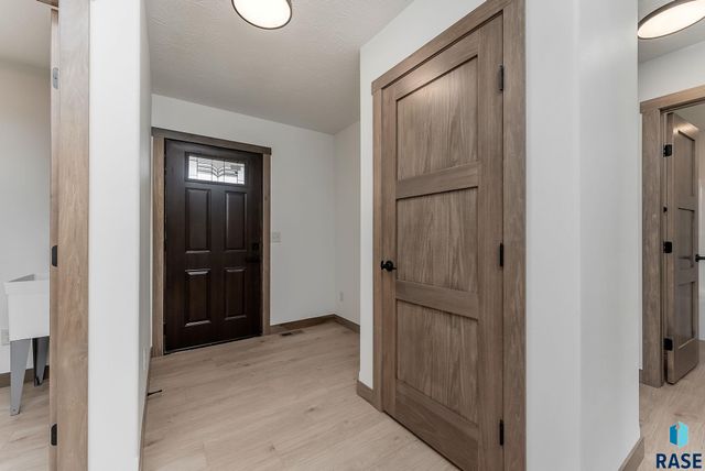 1008 Birch St Street, Harrisburg, SD 57032