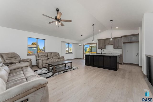 1008 Birch St Street, Harrisburg, SD 57032