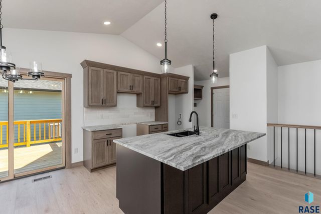 1008 Birch St Street, Harrisburg, SD 57032