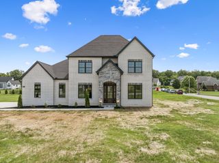 16 Blairmont Ct, Winchester, TN 37398