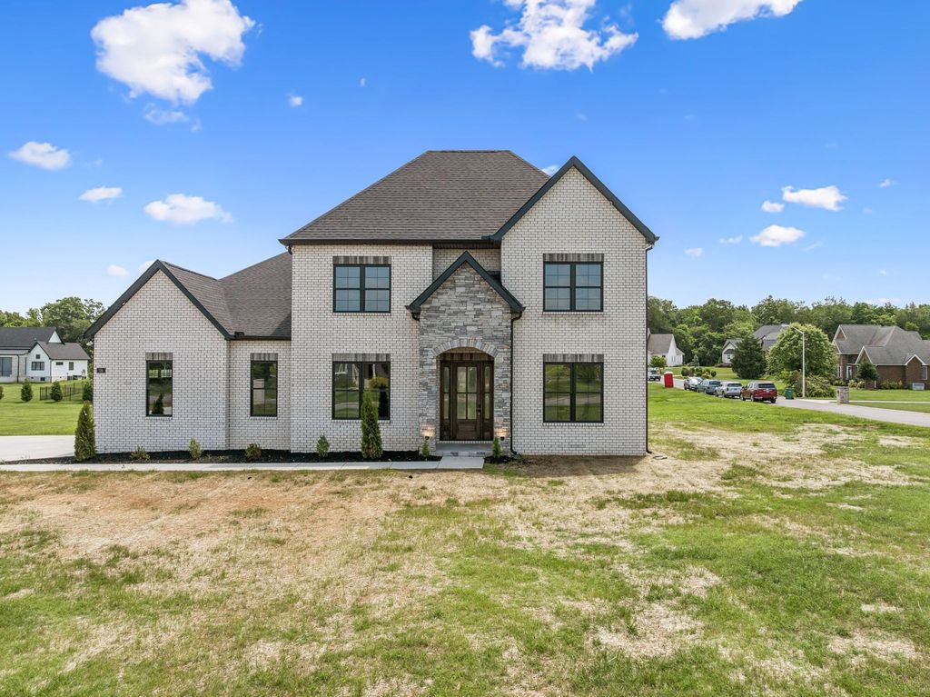 16 Blairmont Ct, Winchester, TN 37398