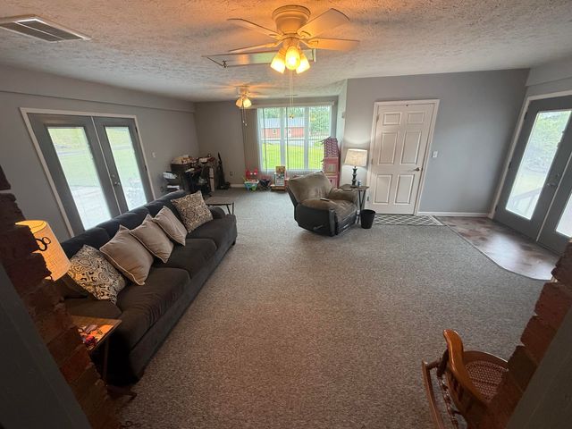 27 Poplar Lane, Morehead, KY 40351