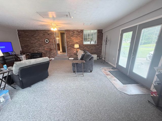 27 Poplar Lane, Morehead, KY 40351
