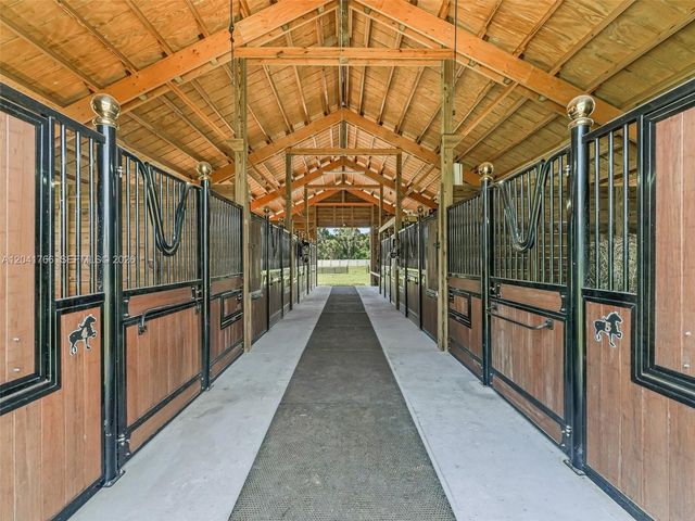 7041 NE 22nd Court Rd, Ocala, FL 34479