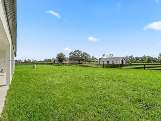 7041 NE 22nd Court Rd, Ocala, FL 34479