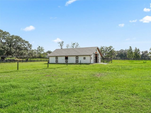 7041 NE 22nd Court Rd, Ocala, FL 34479
