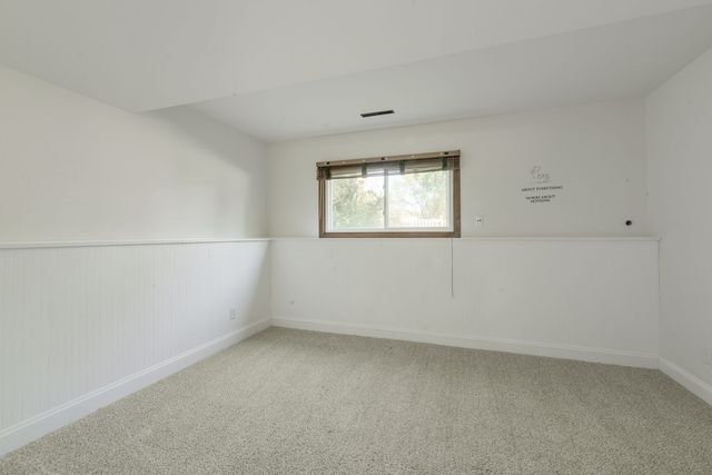 945 Nottingham Lane, Crystal Lake, IL 60014