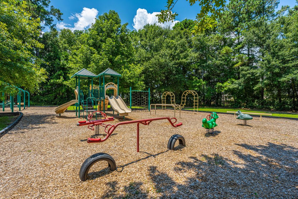 Image 50 of property listing at 180 Historic Drive, Mount Pleasant, SC 29464