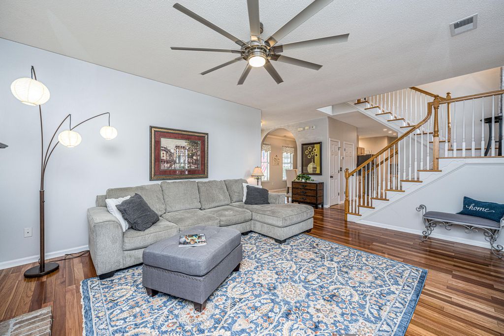 Image 8 of property listing at 180 Historic Drive, Mount Pleasant, SC 29464