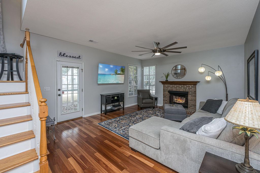 Image 9 of property listing at 180 Historic Drive, Mount Pleasant, SC 29464