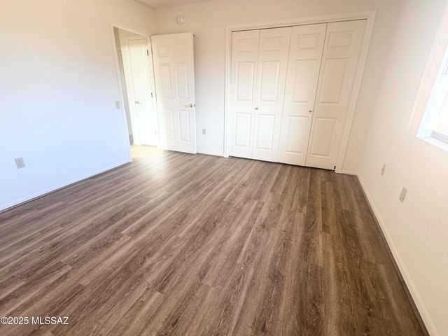 1434 W Hidden Crest Court, Green Valley, AZ 85622