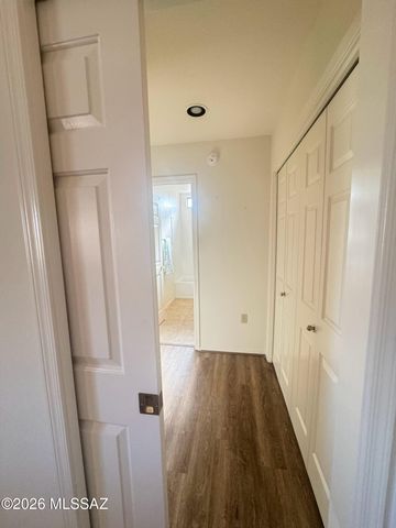 1434 W Hidden Crest Court, Green Valley, AZ 85622