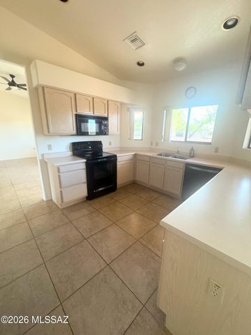 1434 W Hidden Crest Court, Green Valley, AZ 85622
