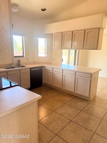 1434 W Hidden Crest Court, Green Valley, AZ 85622