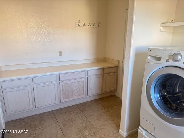 1434 W Hidden Crest Court, Green Valley, AZ 85622