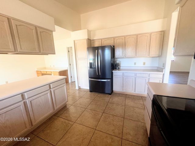 1434 W Hidden Crest Court, Green Valley, AZ 85622
