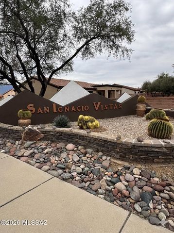 1434 W Hidden Crest Court, Green Valley, AZ 85622