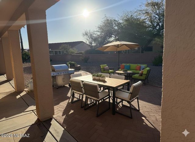 1434 W Hidden Crest Court, Green Valley, AZ 85622