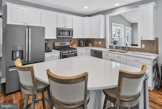 2009 WOODBRIDGE LN, Pennsburg, PA 18073