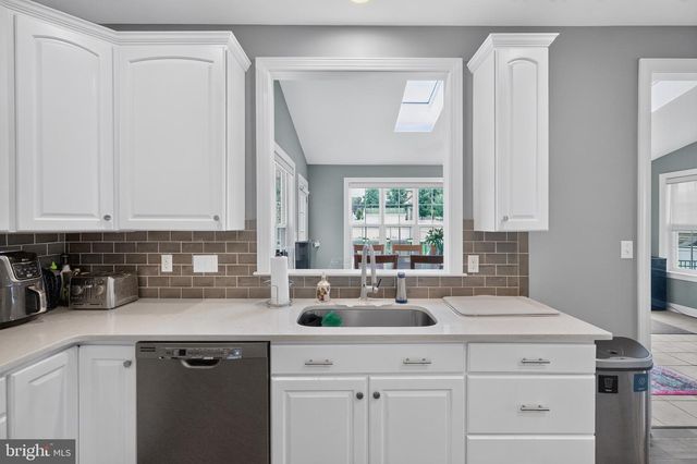2009 WOODBRIDGE LN, Pennsburg, PA 18073