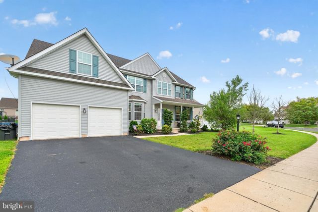 2009 WOODBRIDGE LN, Pennsburg, PA 18073