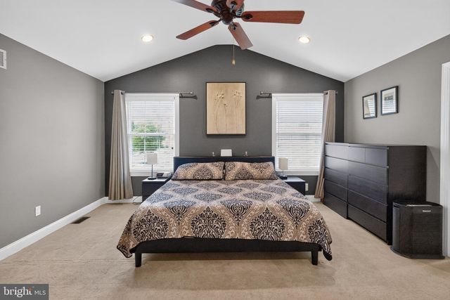 2009 WOODBRIDGE LN, Pennsburg, PA 18073