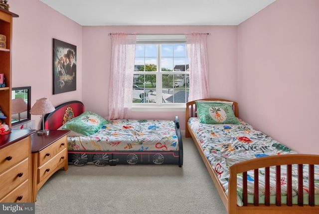 2009 WOODBRIDGE LN, Pennsburg, PA 18073