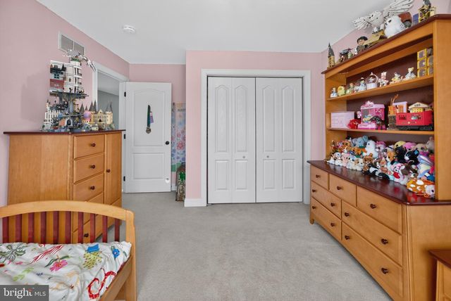 2009 WOODBRIDGE LN, Pennsburg, PA 18073
