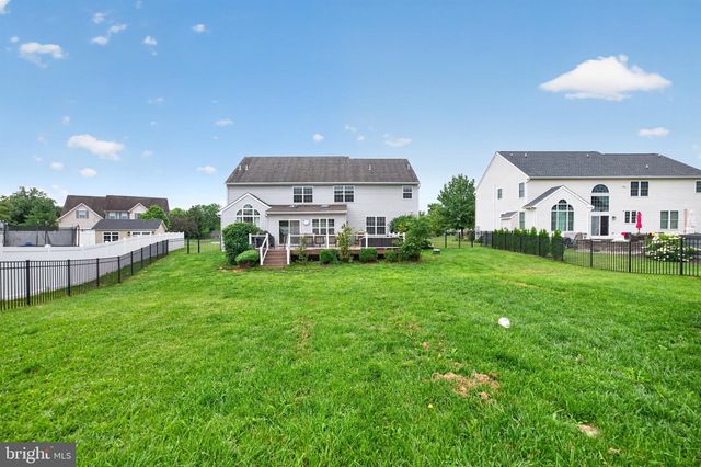 2009 WOODBRIDGE LN, Pennsburg, PA 18073