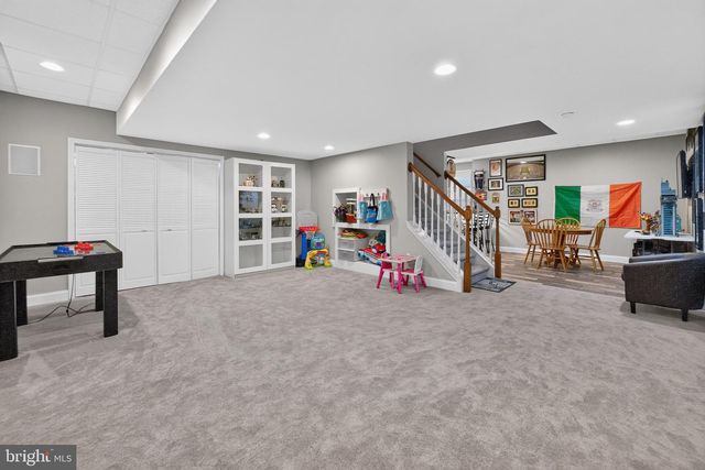 2009 WOODBRIDGE LN, Pennsburg, PA 18073