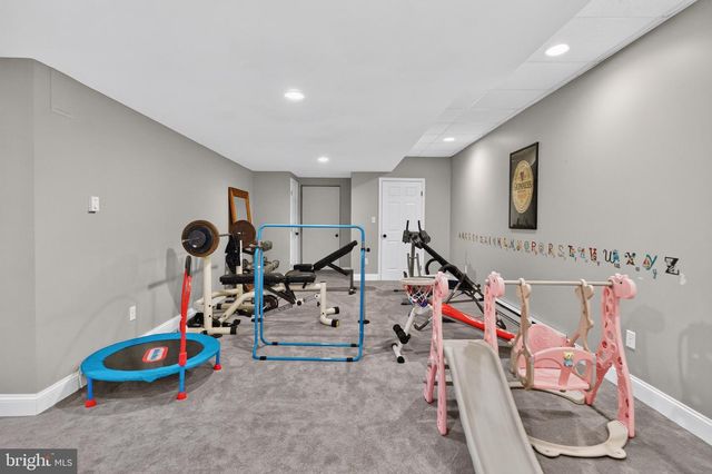 2009 WOODBRIDGE LN, Pennsburg, PA 18073