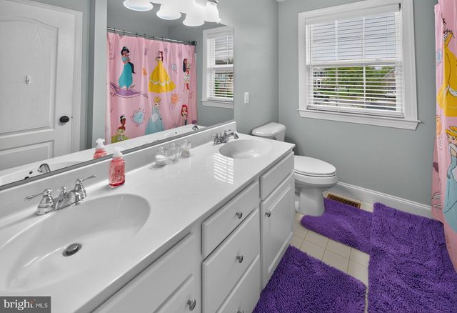 2009 WOODBRIDGE LN, Pennsburg, PA 18073