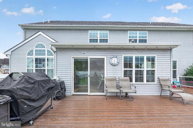 2009 WOODBRIDGE LN, Pennsburg, PA 18073