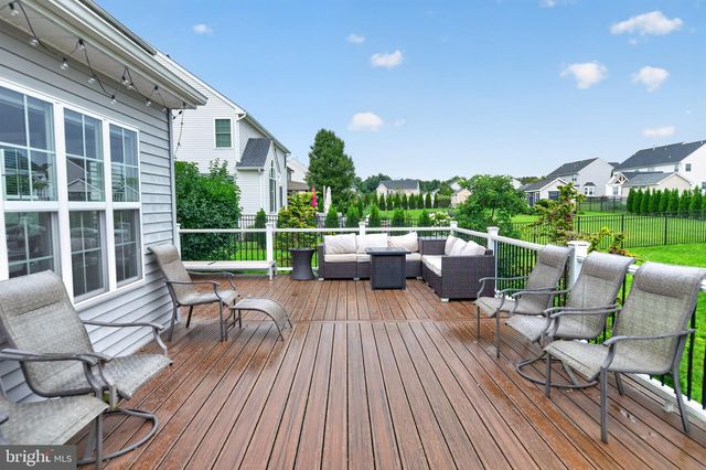 2009 WOODBRIDGE LN, Pennsburg, PA 18073