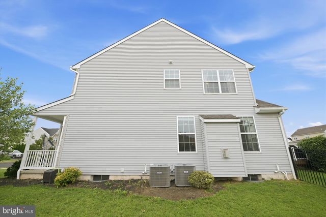 2009 WOODBRIDGE LN, Pennsburg, PA 18073
