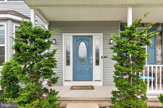 2009 WOODBRIDGE LN, Pennsburg, PA 18073