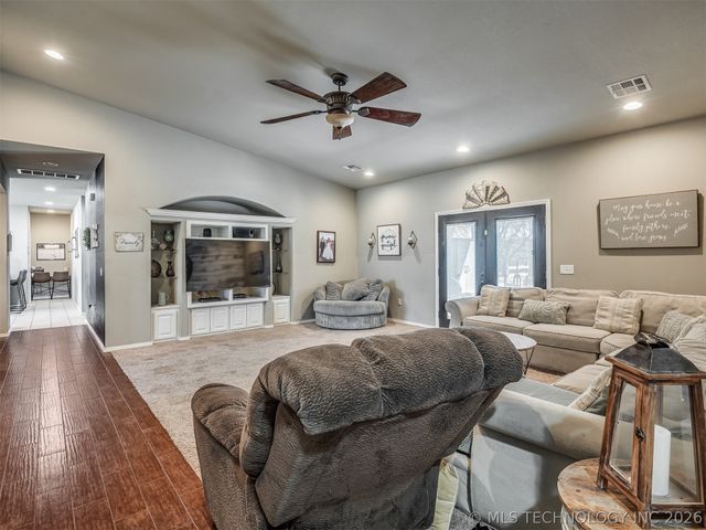 808 N E Street, Eufaula, OK 74432