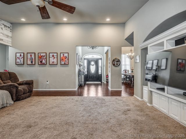 808 N E Street, Eufaula, OK 74432