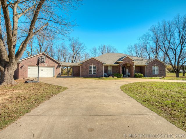 808 N E Street, Eufaula, OK 74432