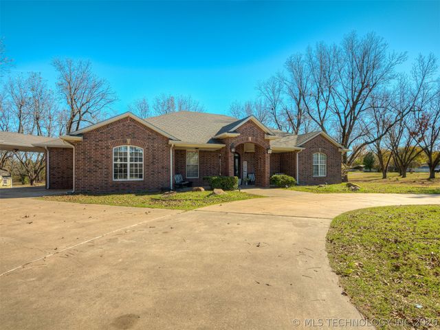 808 N E Street, Eufaula, OK 74432