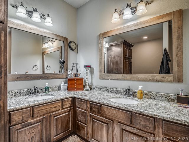 808 N E Street, Eufaula, OK 74432