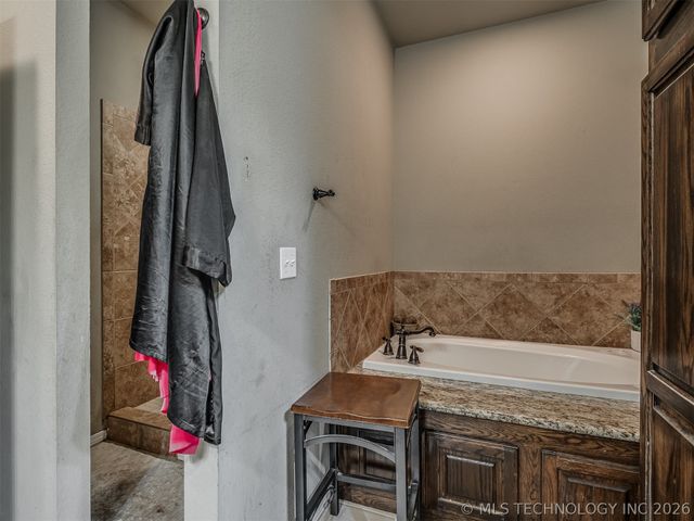 808 N E Street, Eufaula, OK 74432