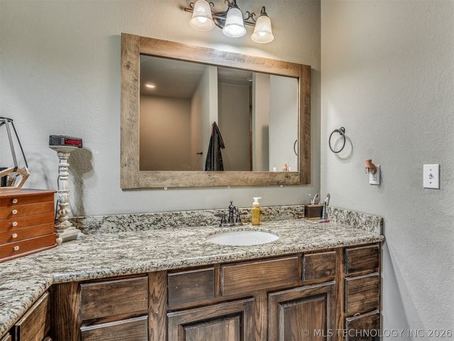 808 N E Street, Eufaula, OK 74432